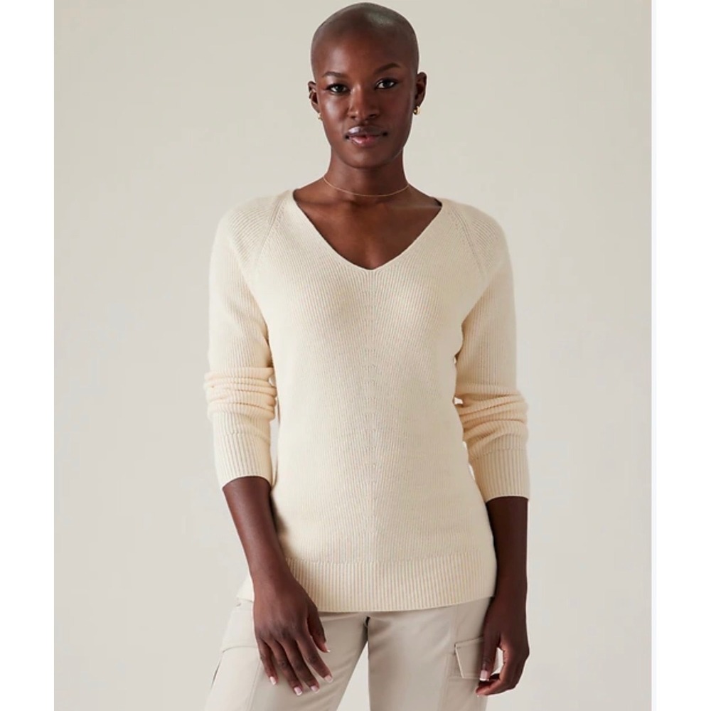 Athleta Hanover V-Neck Sweater Cream White Merino Wool Blend NWT Size M
